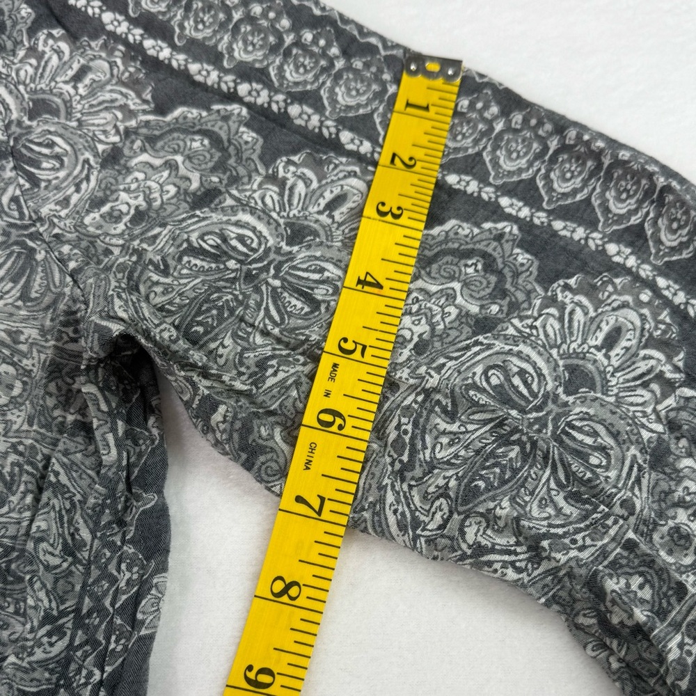 Como Vintage Gray and White floral paisley women’s Blouse Size L - Picture 6 of 10